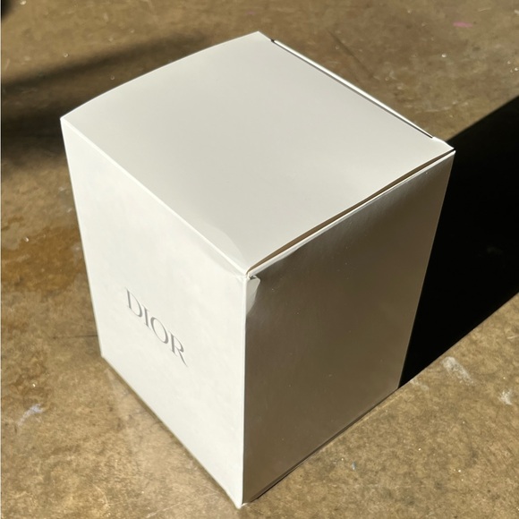 NEW Dior Beauty White Embroidered Bucket Bag with Box Limited Edition 2025 - Picture 3 of 6